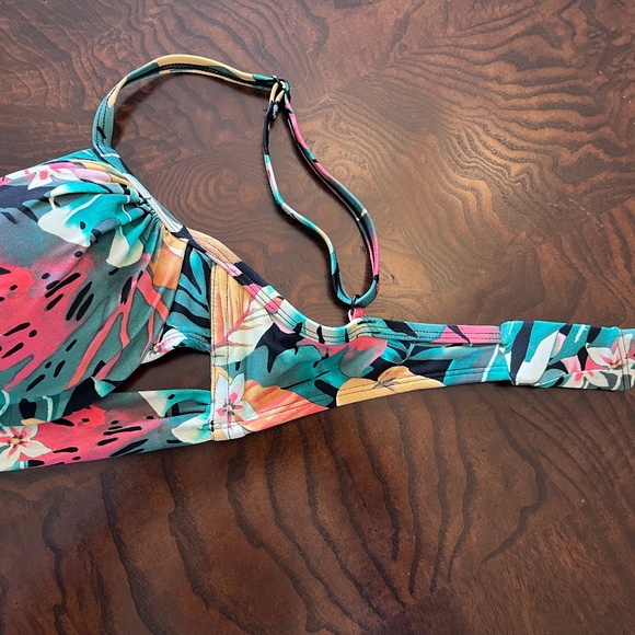 Coco Reef Tropical Print Bikini Top - Picture 4 of 10
